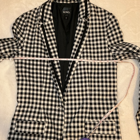 XOXO Women's Black and White Checkered Blazer - Picture 5 of 7